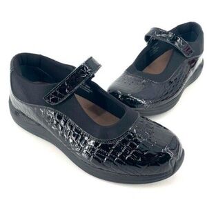DREW- ROSE Croc Patent Mary Jane Shoe Black Women’s 9.5